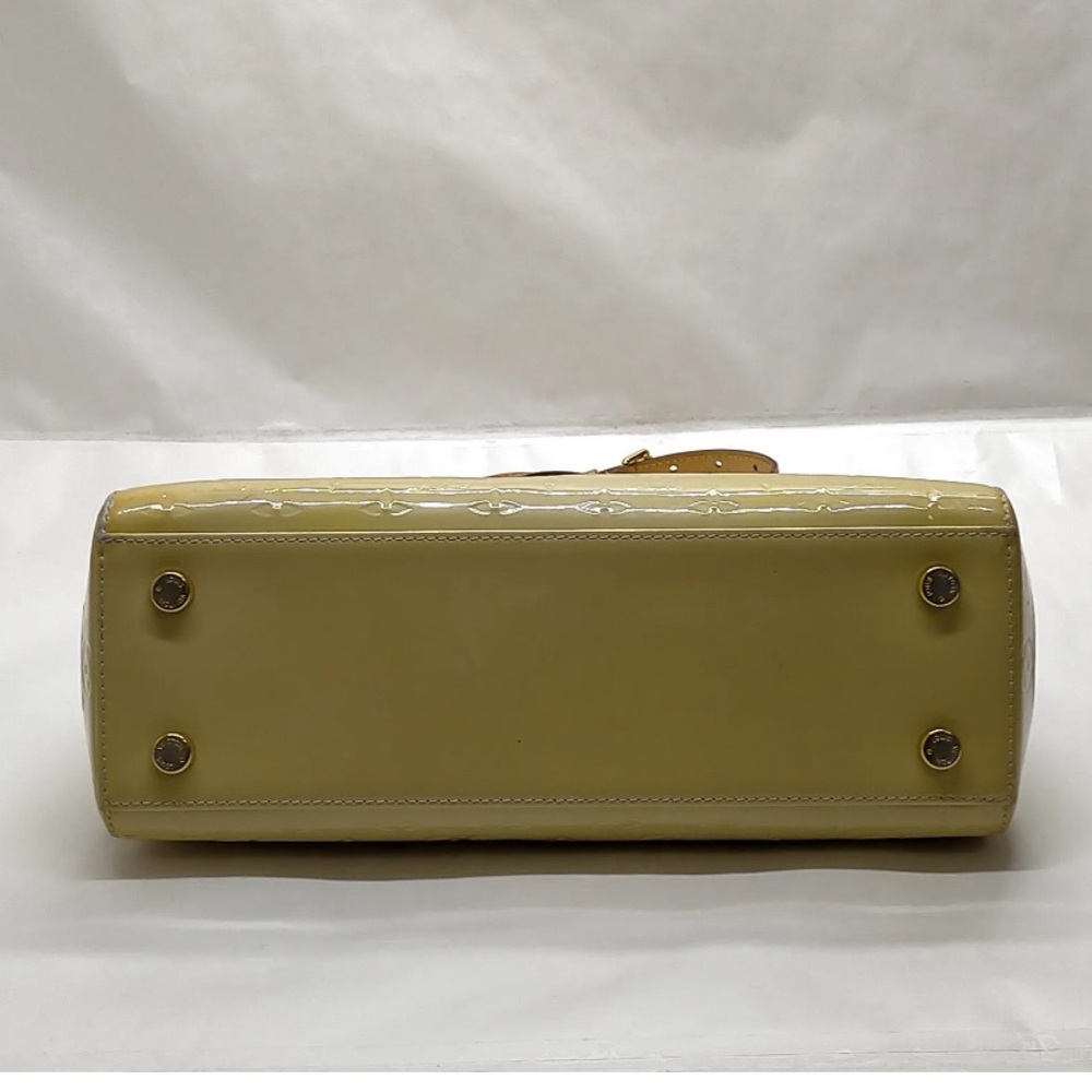 Louis Vuitton Brea MM Yellow Vernis Handbag - Picture 5 of 15